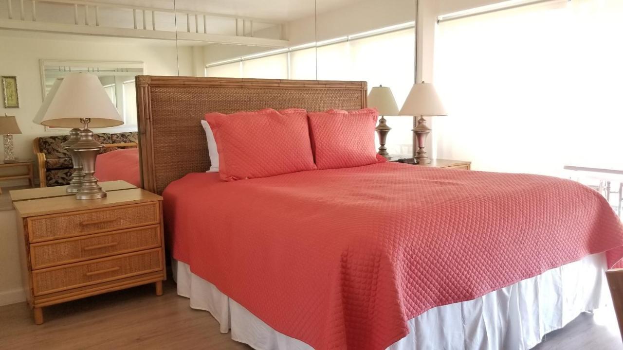 Ilikai Tower One Bedroom Lagoon View Waikiki Condos With Lanai & Free Wifi Гонолулу Номер фото