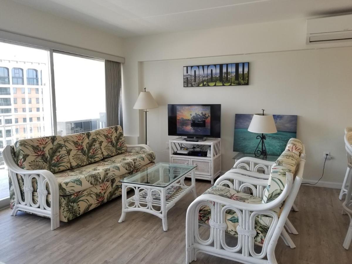 Ilikai Tower One Bedroom Lagoon View Waikiki Condos With Lanai & Free Wifi Гонолулу Номер фото
