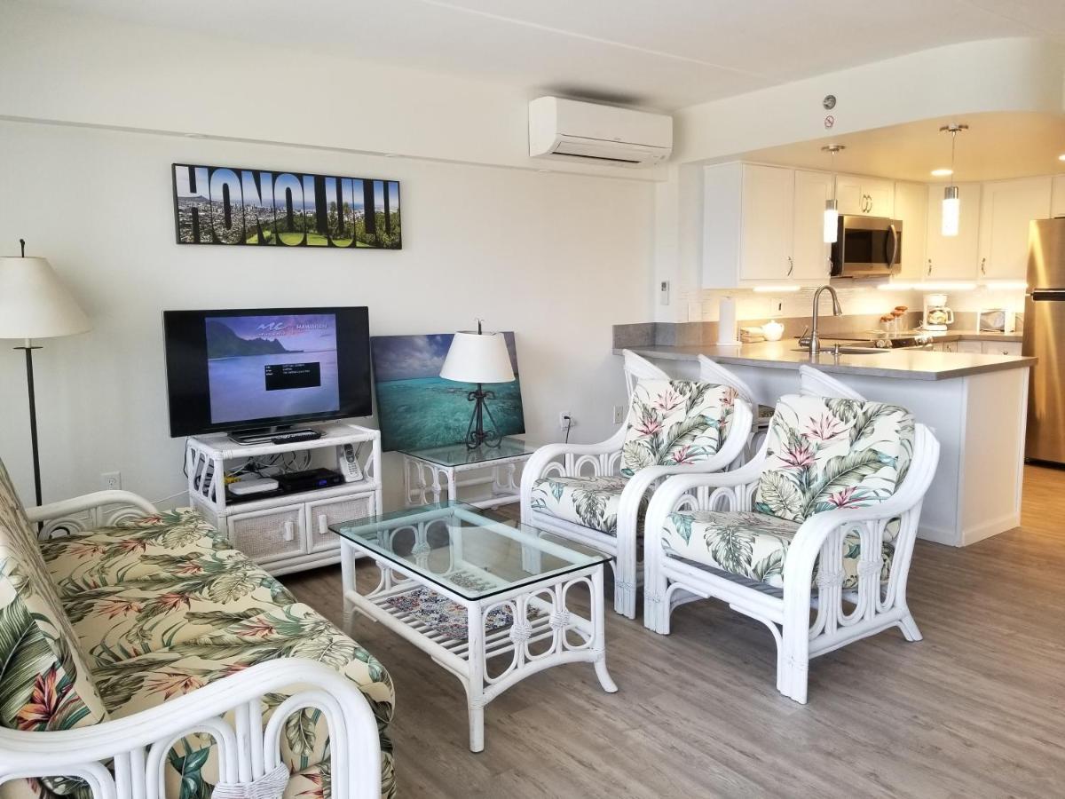 Ilikai Tower One Bedroom Lagoon View Waikiki Condos With Lanai & Free Wifi Гонолулу Номер фото